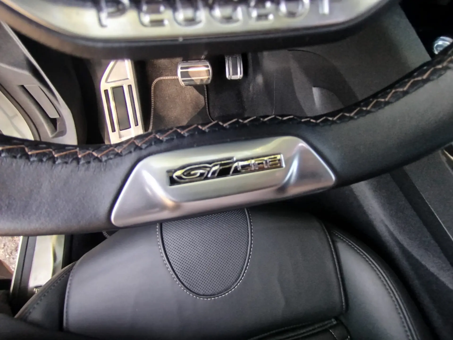 Peugeot 3008 1.2 PureTech GT Line EAT8 26