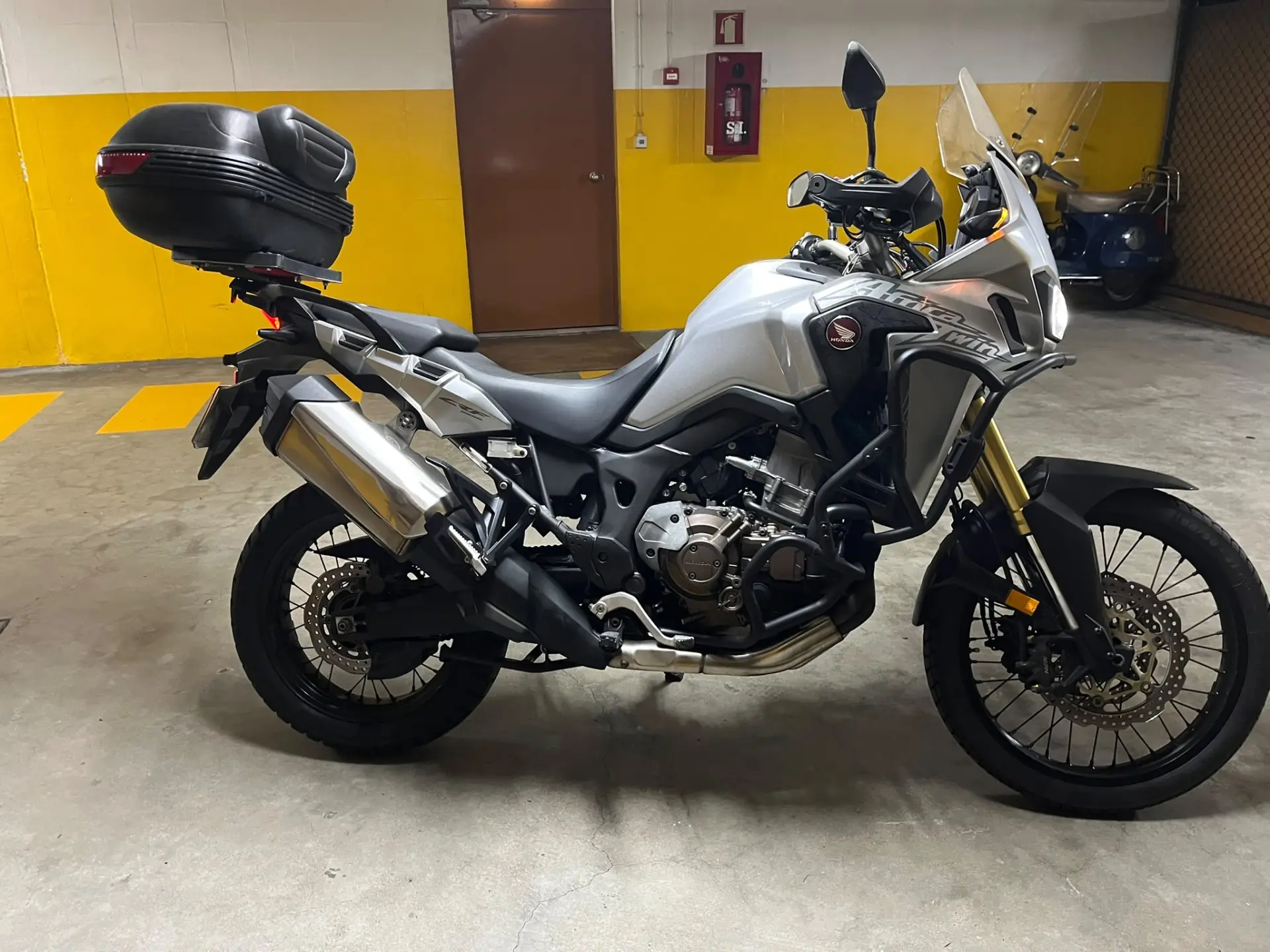 Honda Africa Twin 8