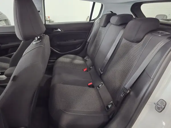 Peugeot 308 7