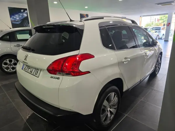 Peugeot 2008 1.2 Vti 3