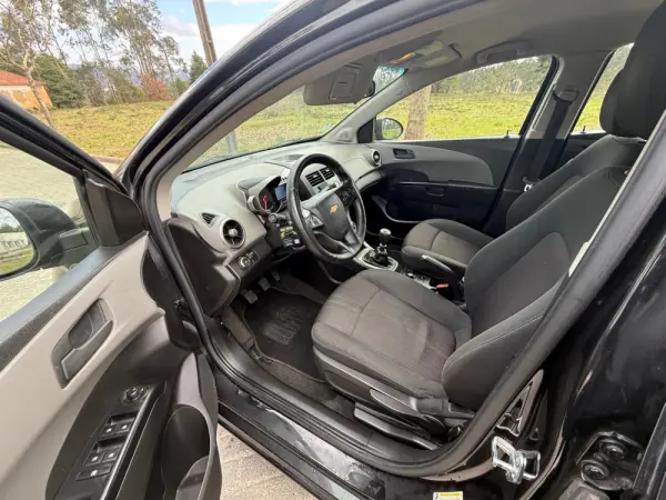 Chevrolet Aveo 10