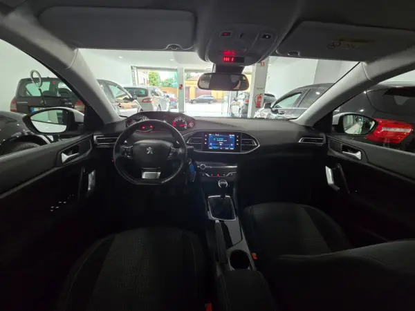 Peugeot 308 5