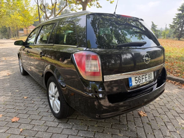 Opel Astra Outro 3