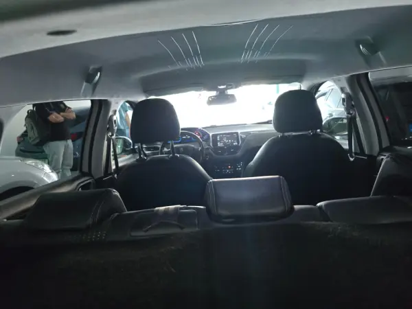 Peugeot 2008 1.2 Vti 7