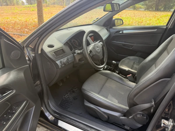 Opel Astra Outro 8