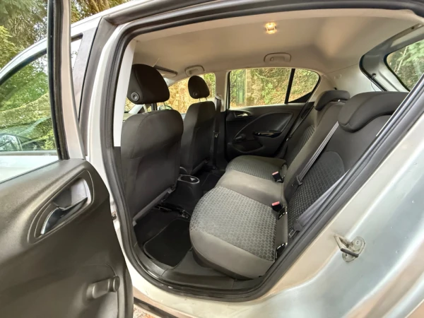 Opel Corsa Outro 2