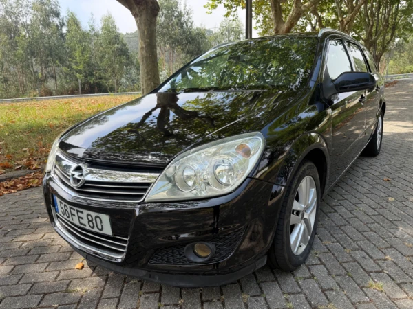 Opel Astra Outro 2