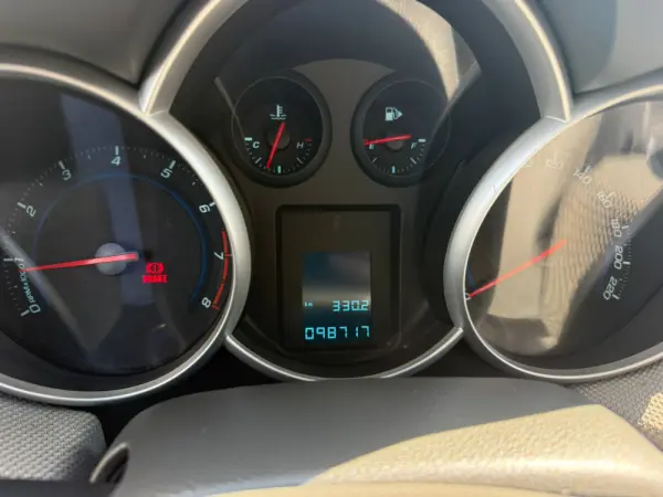 Chevrolet Cruze LS 9