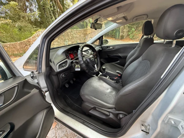 Opel Corsa Outro 6