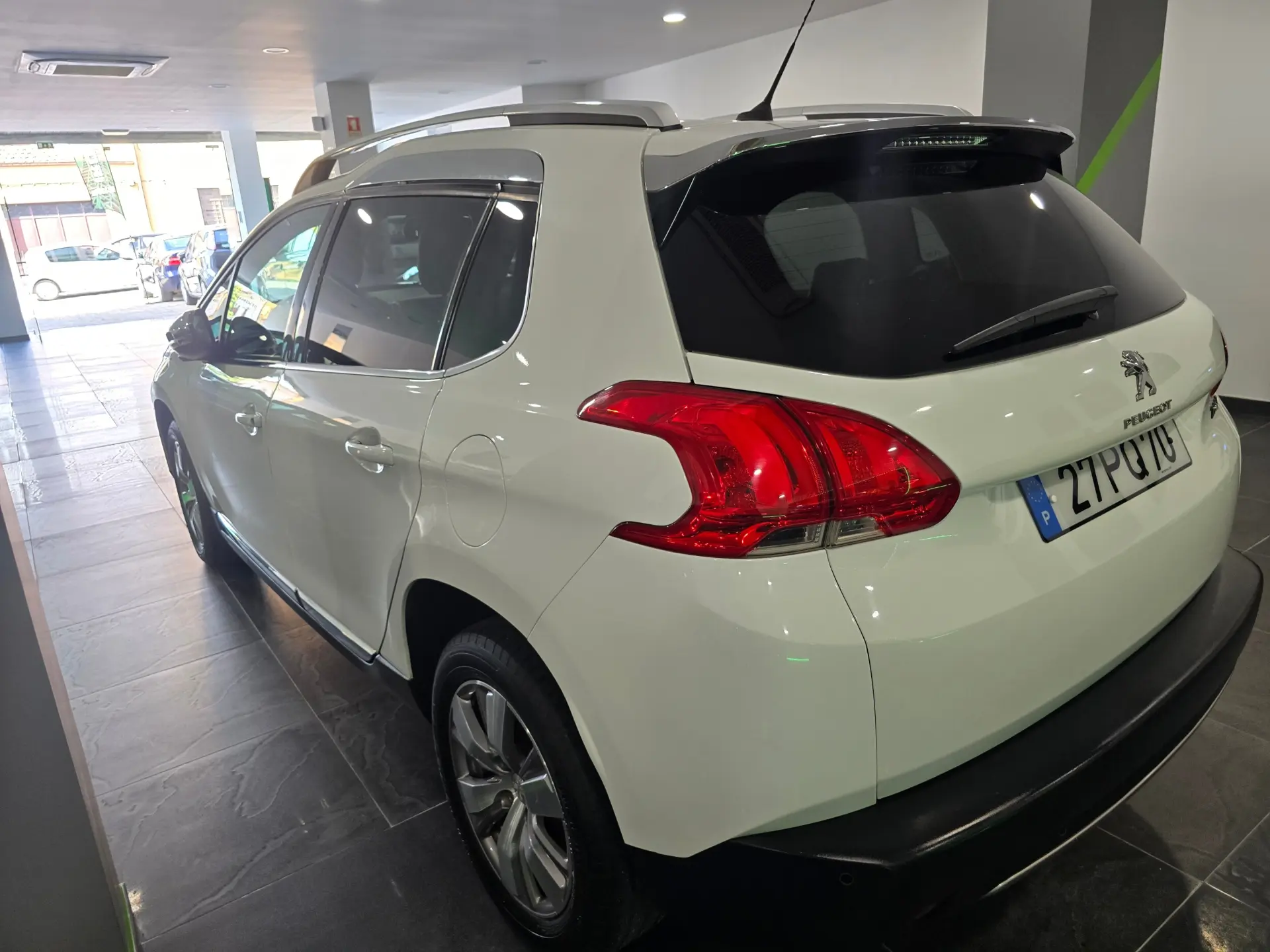 Peugeot 2008 1.2 Vti 4