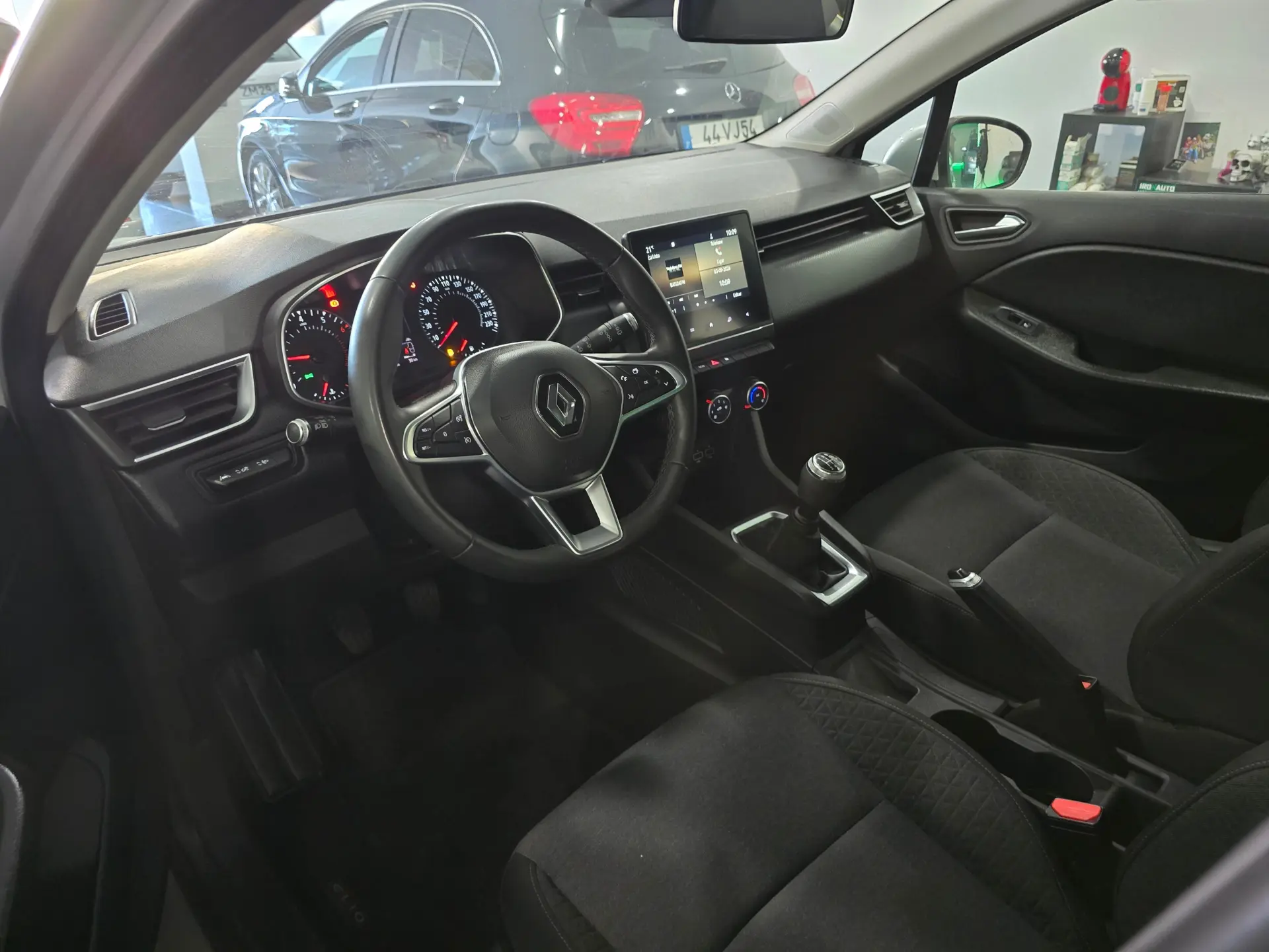 Renault Clio 1.0 Tce Intens 6