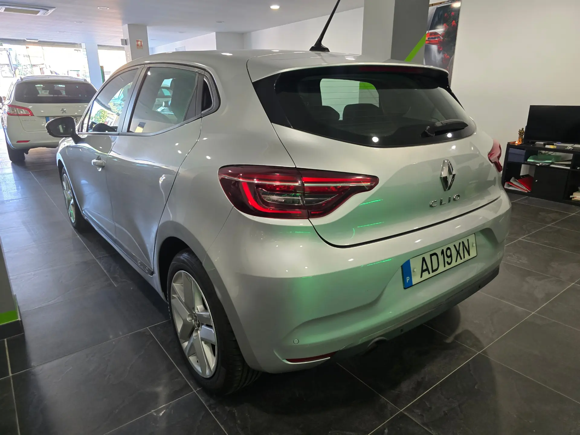Renault Clio 1.0 Tce Intens 3