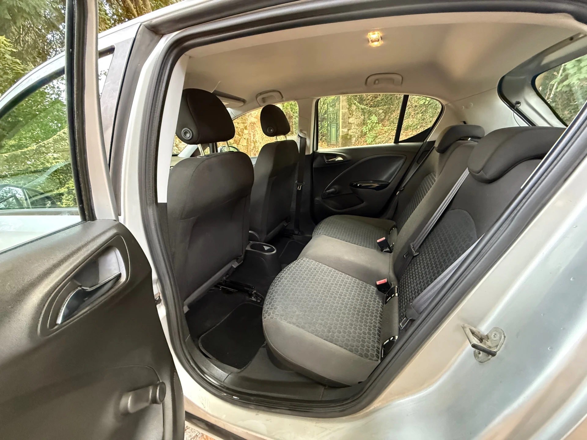 Opel Corsa Outro 2