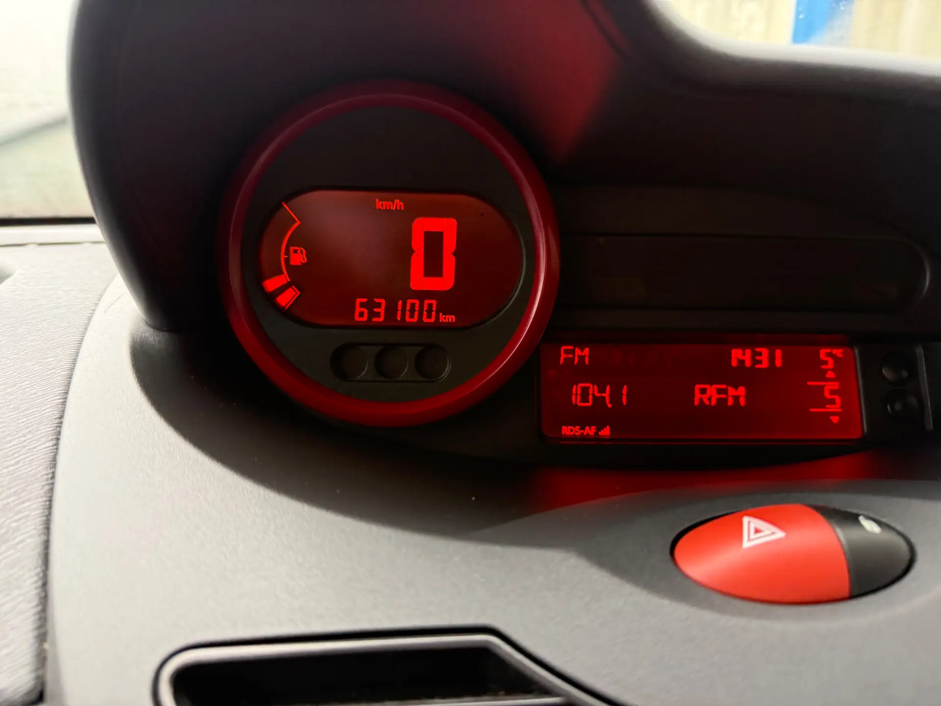 Renault Twingo Outro 9