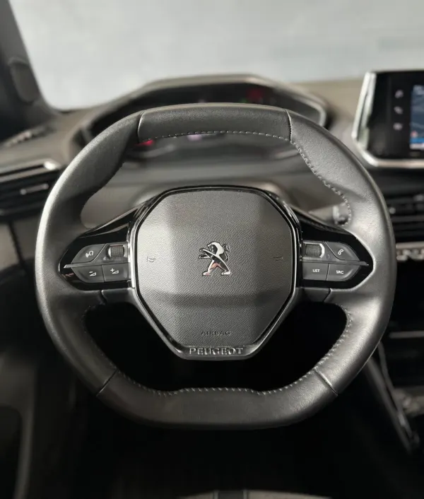 Peugeot 2008 1.2 PureTech Allure 18