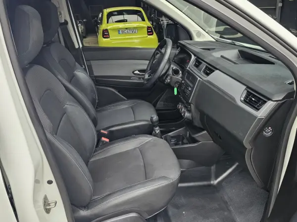 Renault Kangoo 1.5 Blue dCi Zen 12