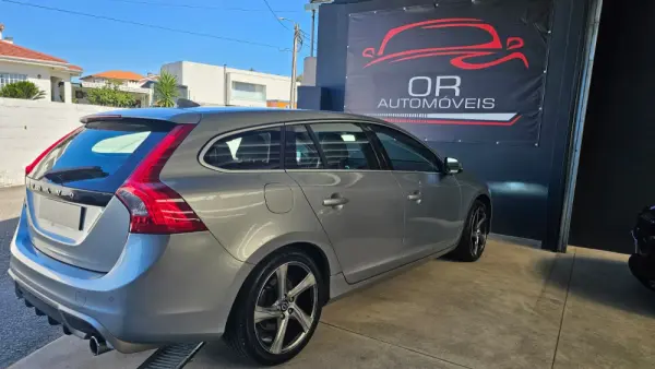 Volvo V60 1.6 D2 R-Design 4