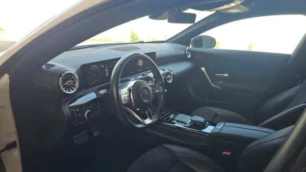 Mercedes-Benz CLA 180 d 7G-DCT AMG Line 9