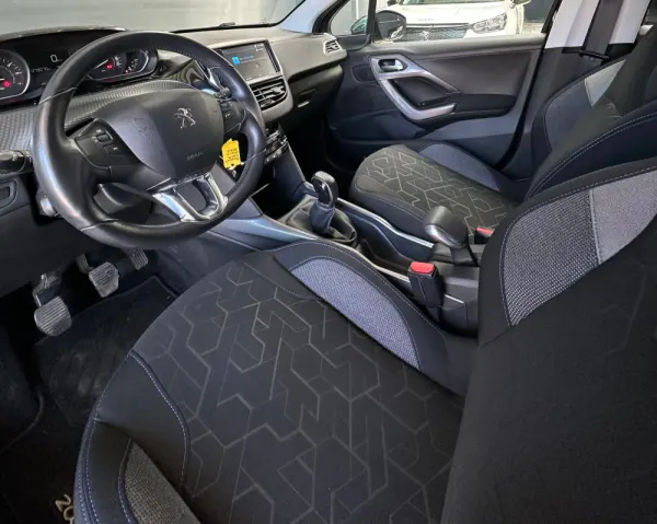 Peugeot 2008 1.2 PureTech Style 3