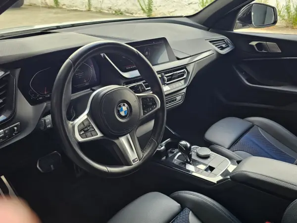 BMW 116 i Aut. M Sport 8