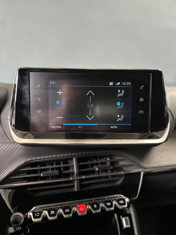 Peugeot 2008 1.2 PureTech Allure 10