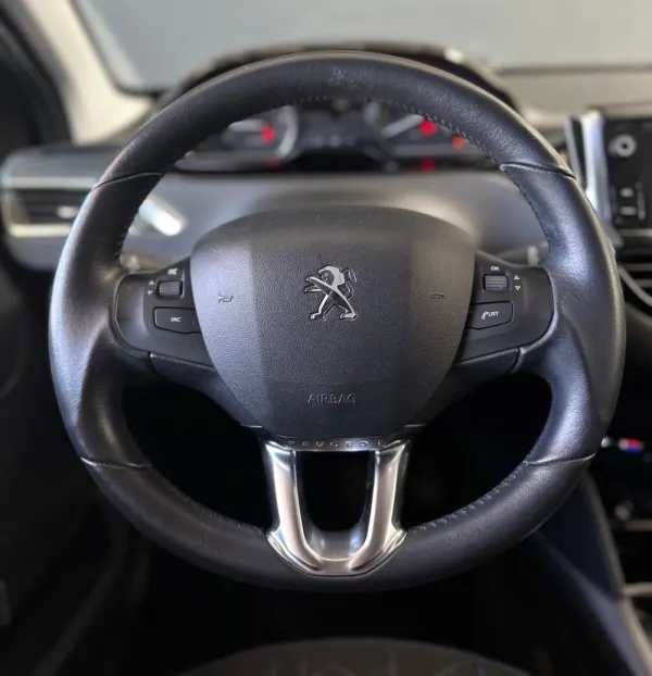 Peugeot 2008 1.2 PureTech Style 17