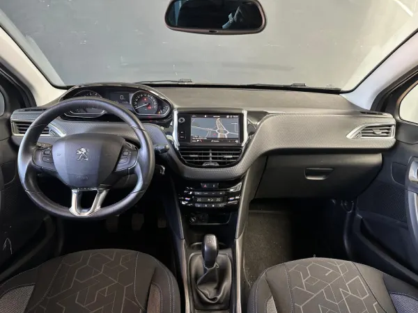 Peugeot 2008 1.2 PureTech Style 18