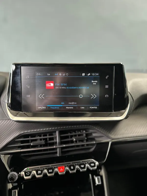 Peugeot 2008 1.2 PureTech Allure 9