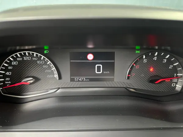 Peugeot 2008 1.2 PureTech Allure 8