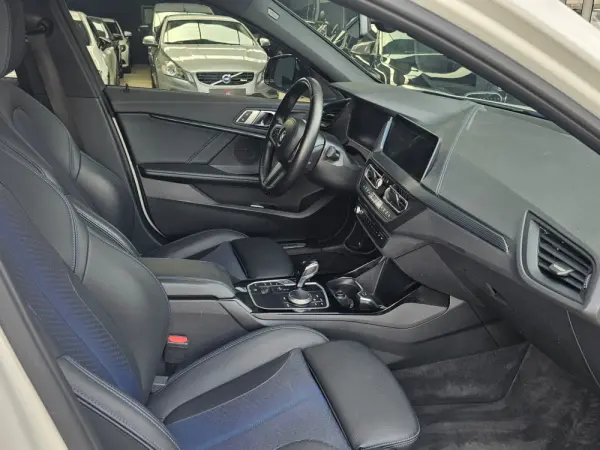 BMW 116 i Aut. M Sport 9