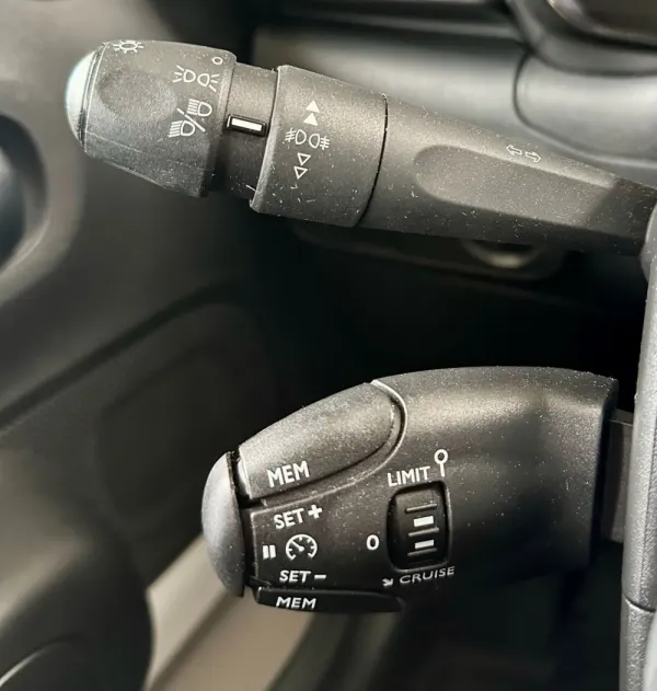 Citroën C3 1.2 PureTech C-Series 4