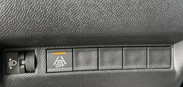 Peugeot 2008 1.2 PureTech Allure 5