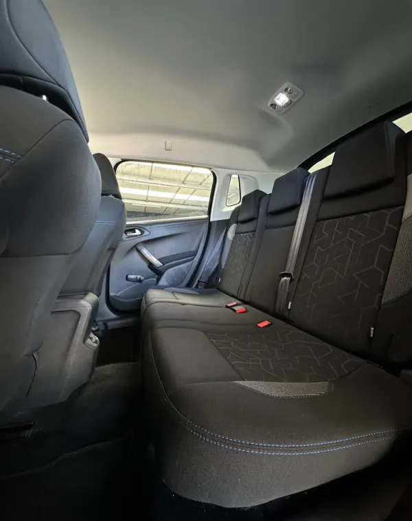 Peugeot 2008 1.2 PureTech Style 19