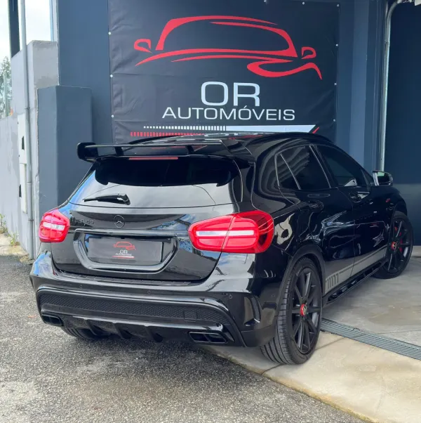 Mercedes-Benz GLA 45 AMG 4-Matic 3