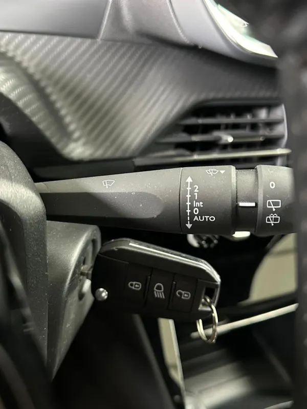 Peugeot 2008 1.2 PureTech Allure 7