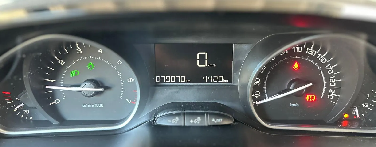 Peugeot 2008 1.2 PureTech Style 7