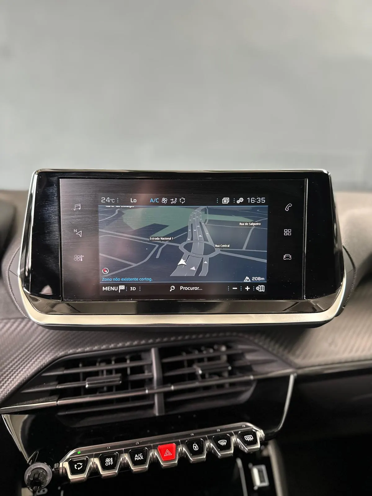 Peugeot 2008 1.2 PureTech Allure 11