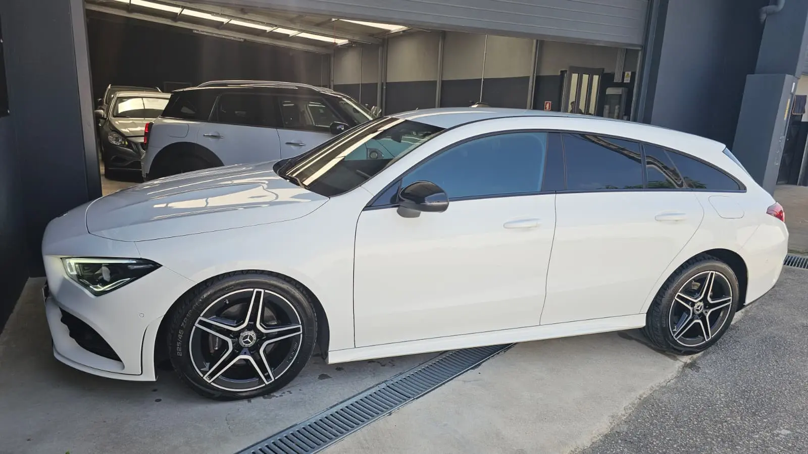 Mercedes-Benz CLA 180 d 7G-DCT AMG Line 5