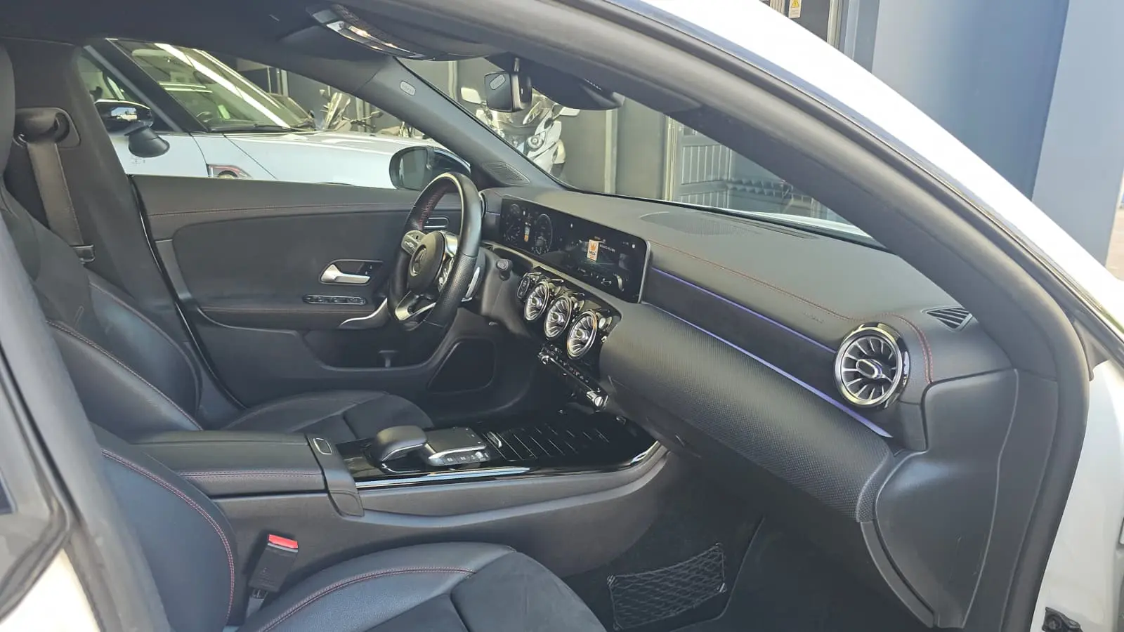 Mercedes-Benz CLA 180 d 7G-DCT AMG Line 8