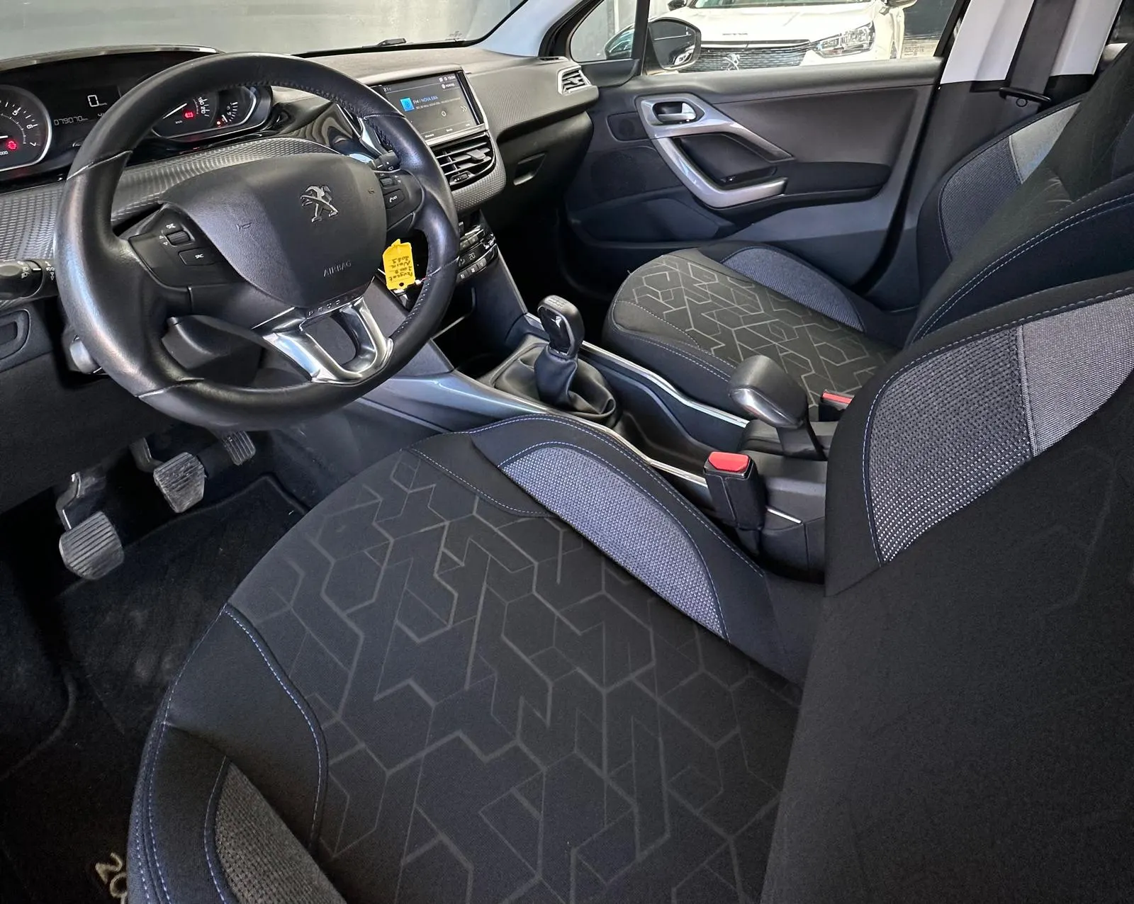 Peugeot 2008 1.2 PureTech Style 3