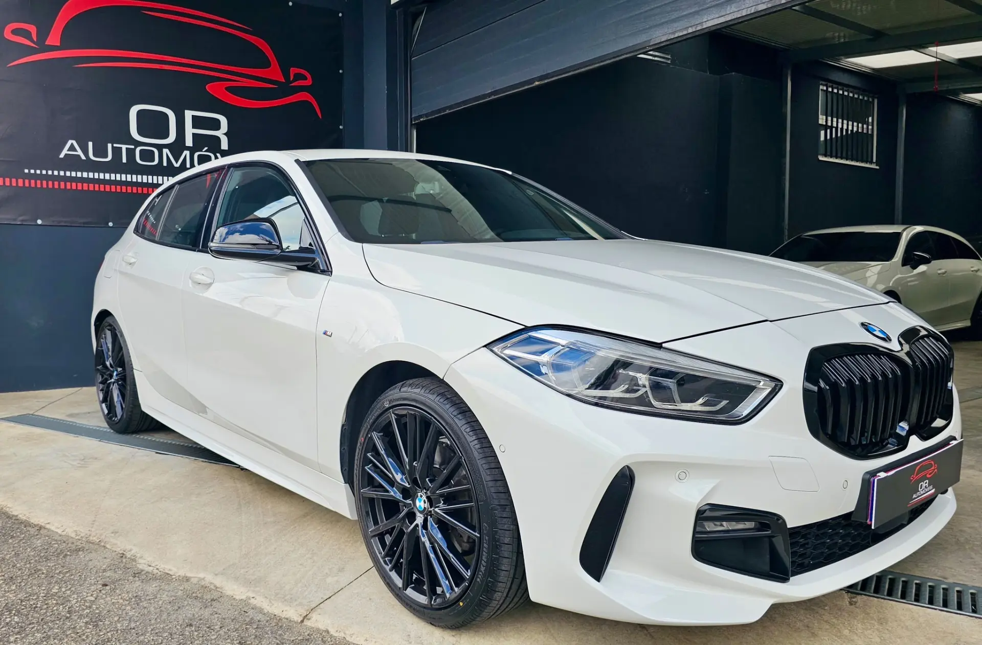 BMW 116 i Aut. M Sport 1