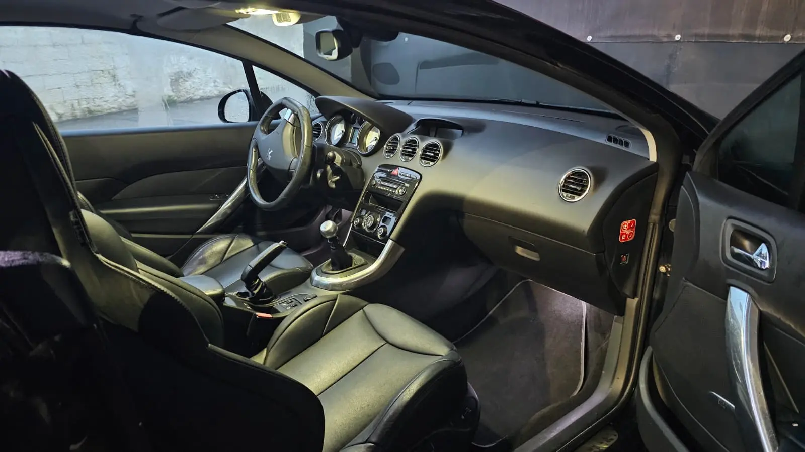 Peugeot 308 CC 2.0 HDi Allure 6