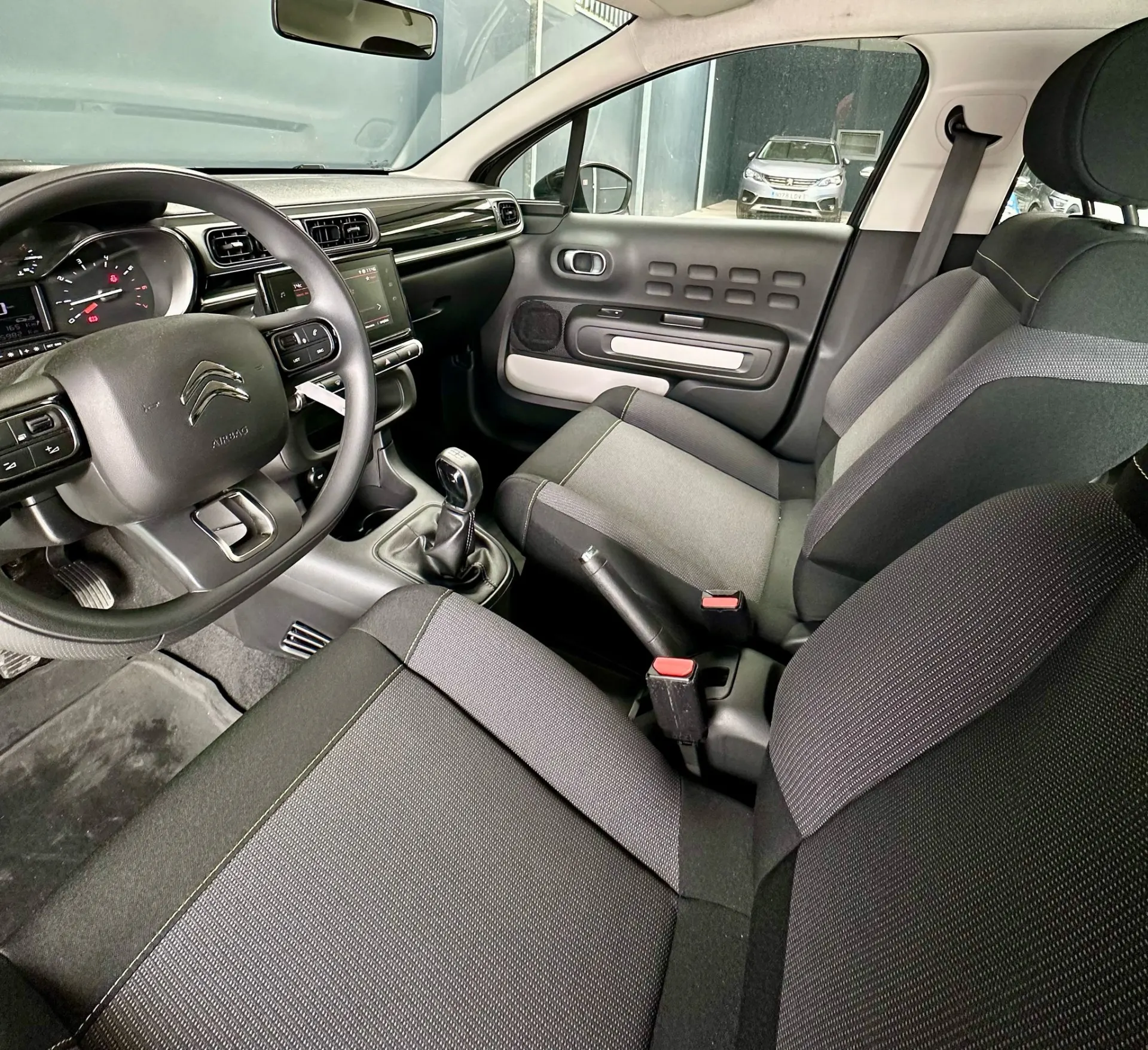 Citroën C3 1.2 PureTech C-Series 6