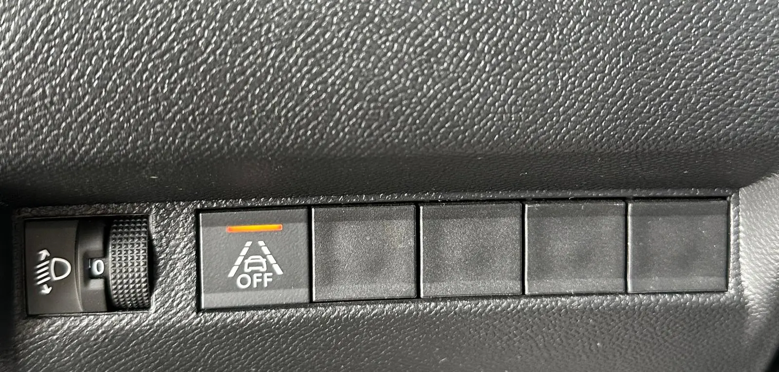 Peugeot 2008 1.2 PureTech Allure 5