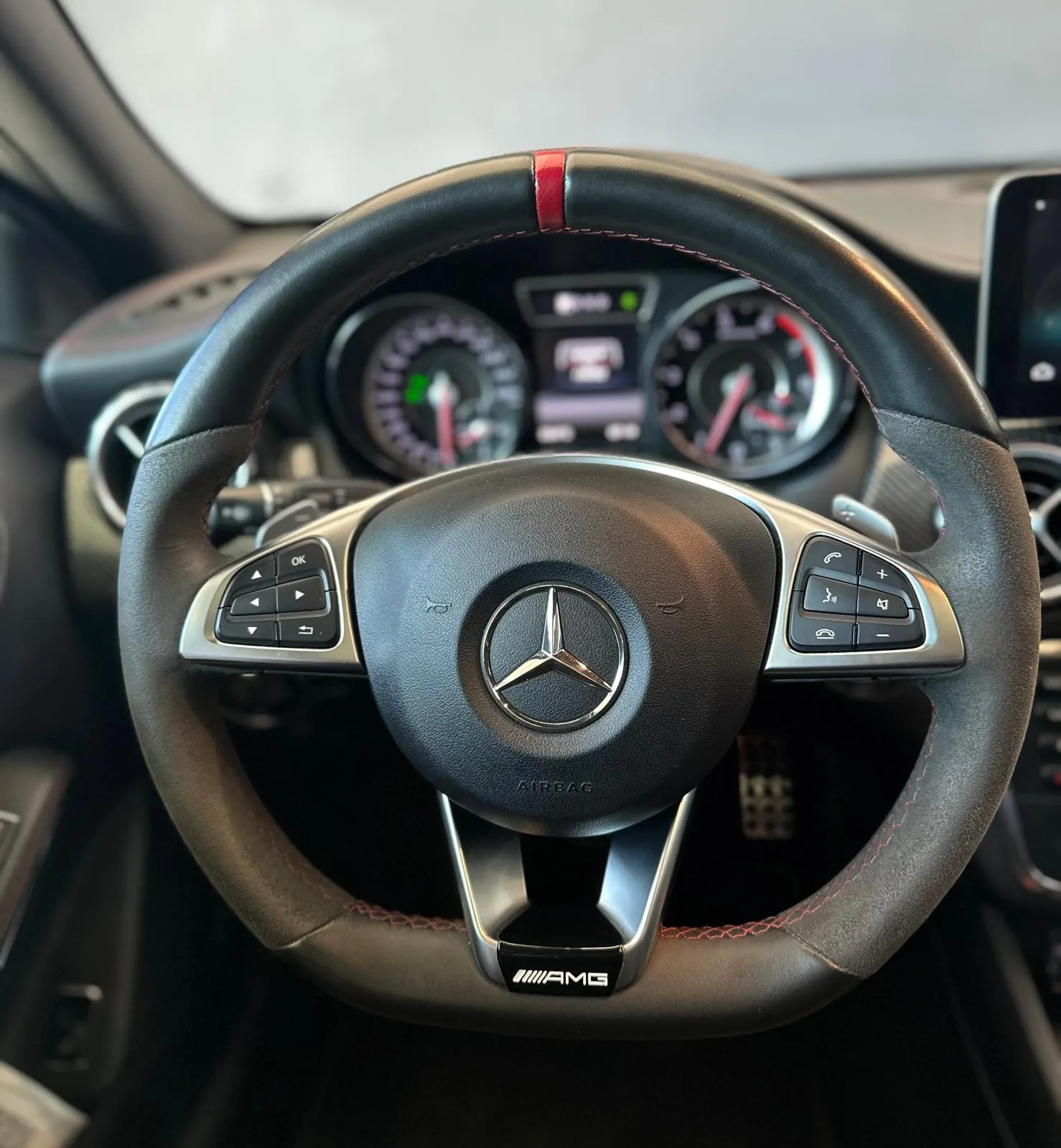 Mercedes-Benz GLA 45 AMG 4-Matic 20