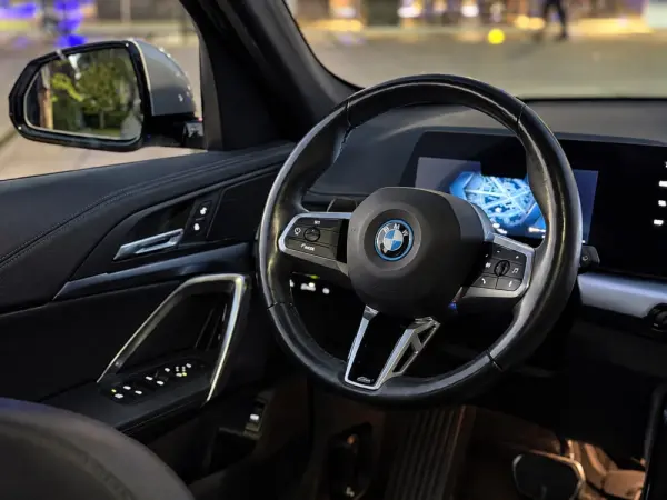 BMW iX1 xDrive30 Pack Desportivo M 10