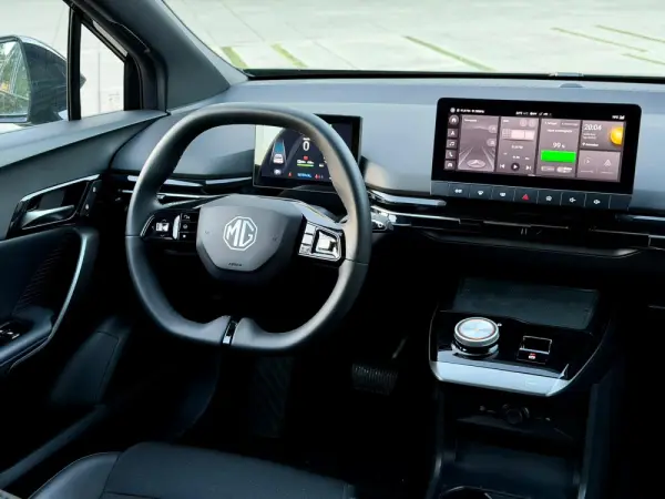 MG MG4 64 kWh Luxury 15