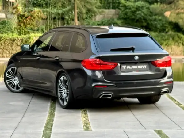 BMW 520 d Pack M Auto 7