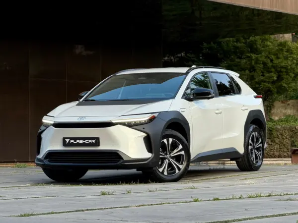 Toyota bZ4X 71,4 kWh Lounge 32