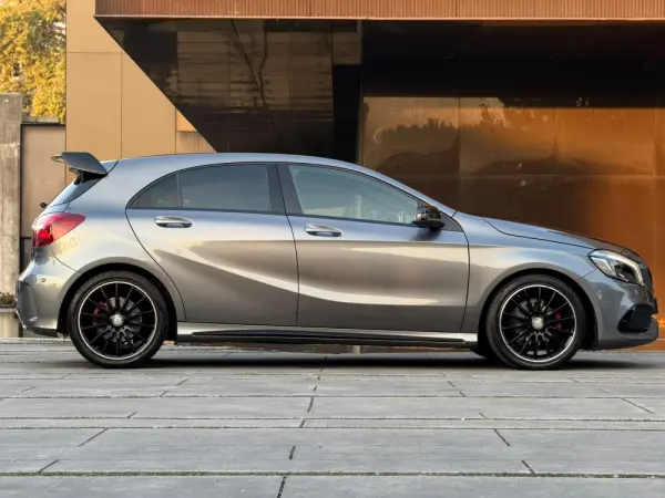 Mercedes-Benz A 180 AMG Line 40